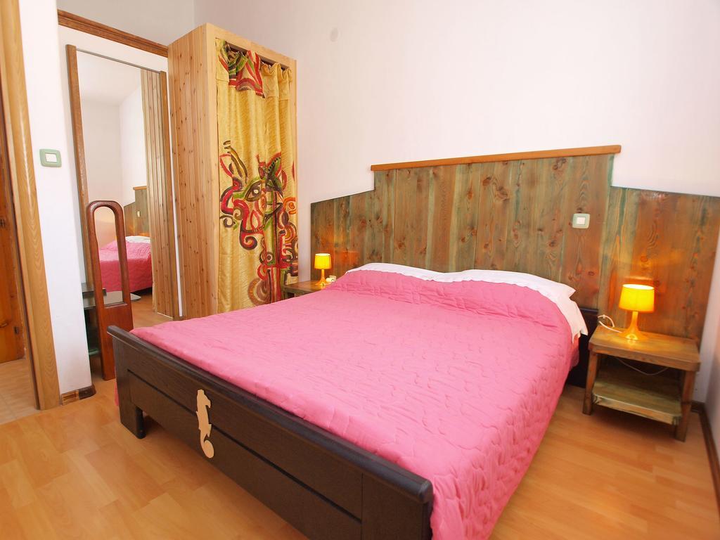 Apartments By The Sea 750 Pjescana Uvala Ngoại thất bức ảnh