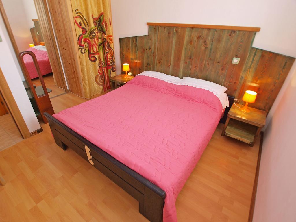 Apartments By The Sea 750 Pjescana Uvala Ngoại thất bức ảnh